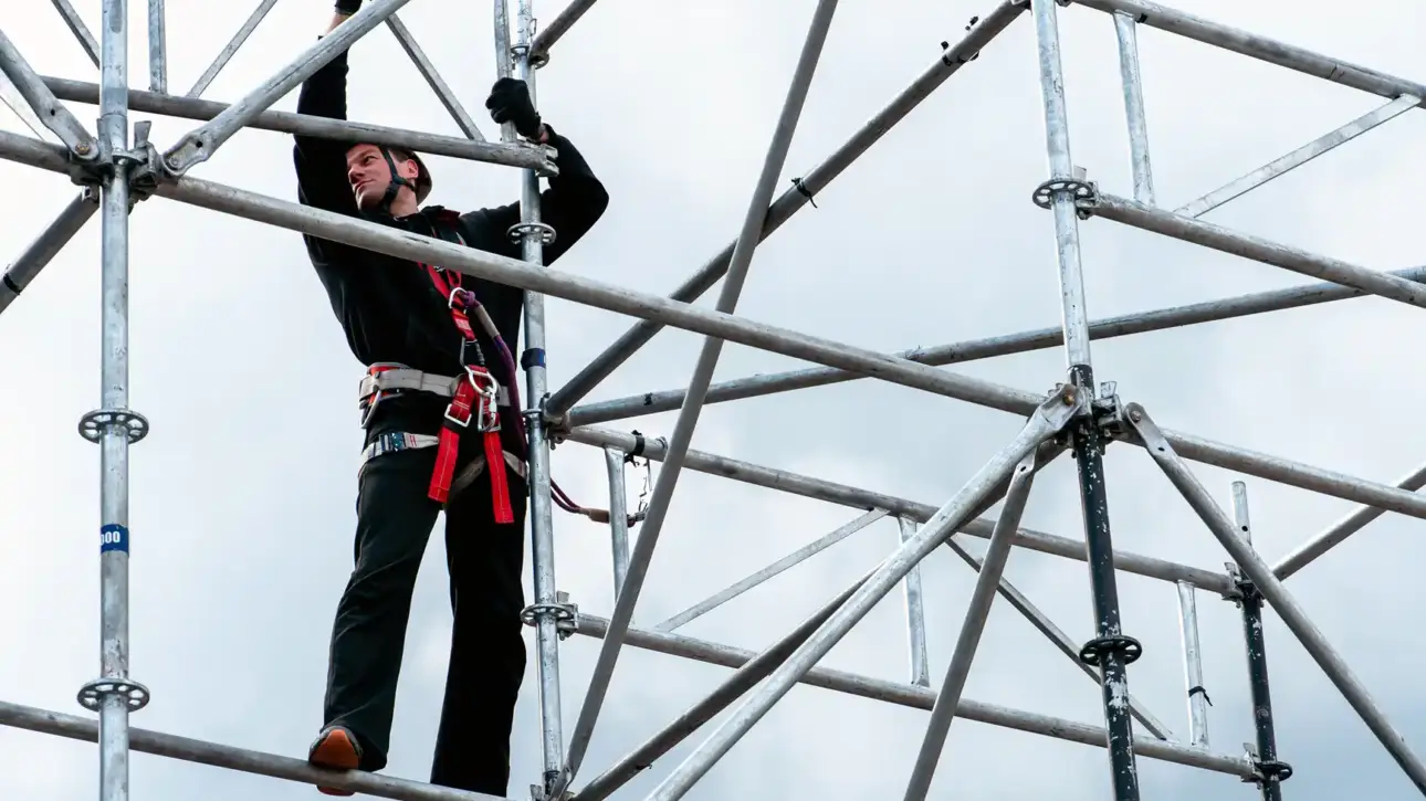 Hanging Scaffolding Rental in Qatar_ Types and Uses