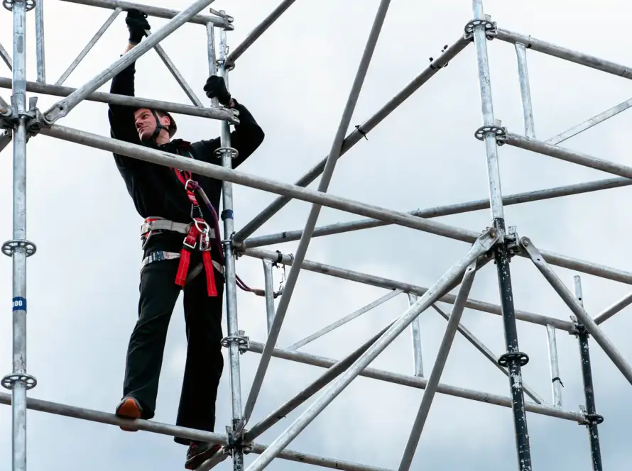 Hanging Scaffolding Rental in Qatar_ Types and Uses